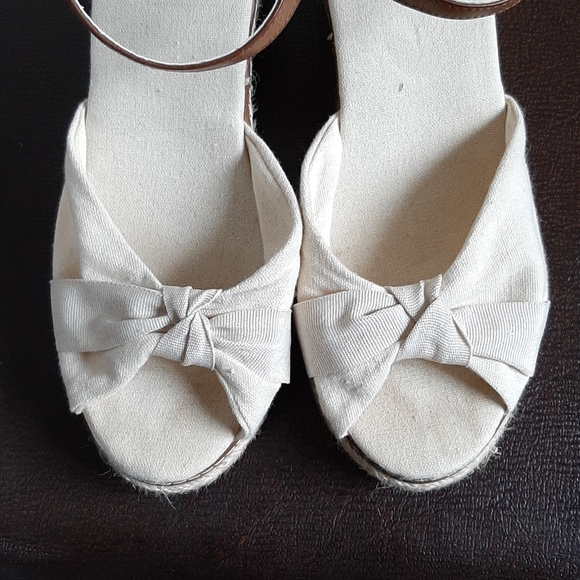 Shoes - Picture 5 of 8